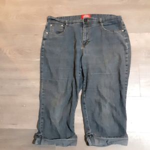 Well loved soft Jeanbay cropped jeans cuffed 16W embroidered pockets